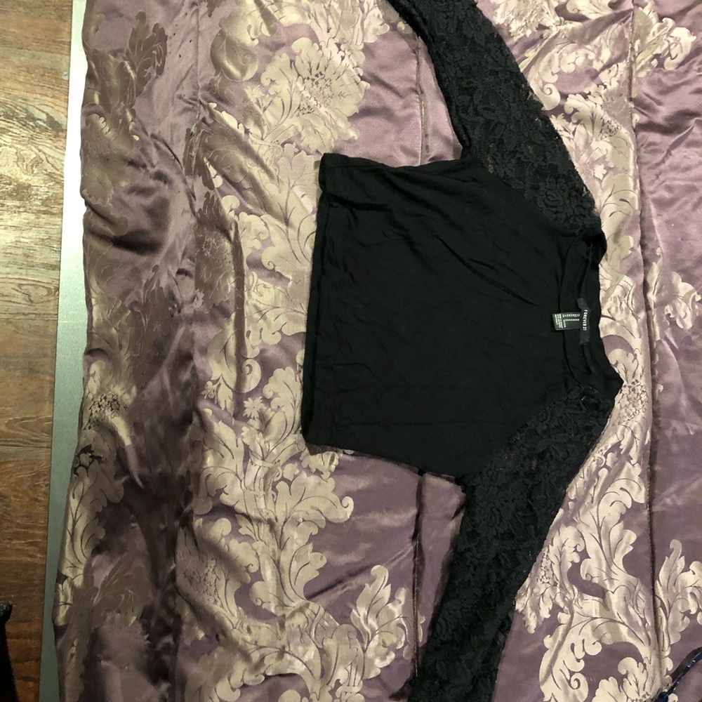 Long sleeve crop top, lace sleeves